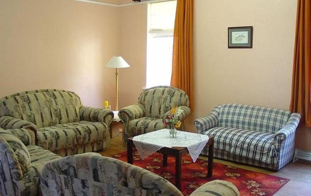 Franschhoek Travellers Lodge ภายนอก รูปภาพ