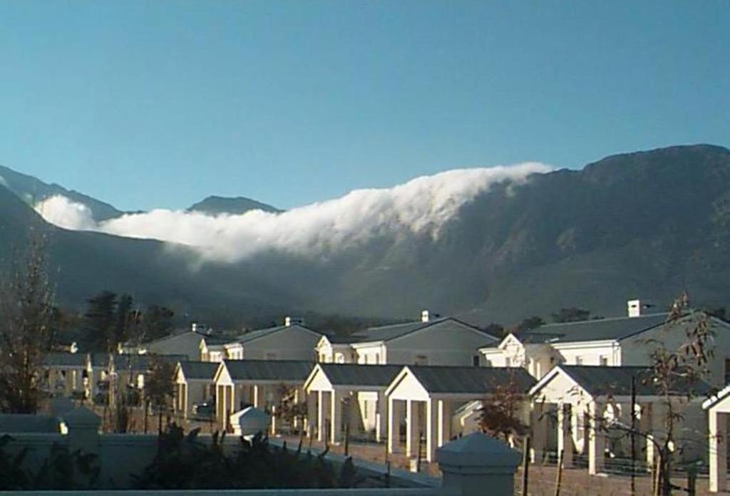 Franschhoek Travellers Lodge ภายนอก รูปภาพ