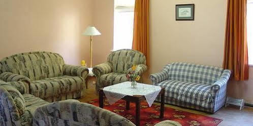 Franschhoek Travellers Lodge ภายนอก รูปภาพ